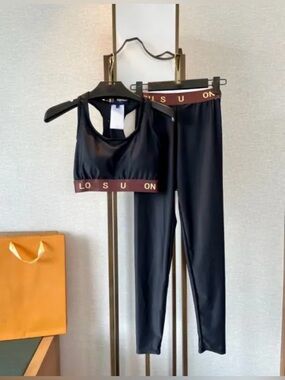 Fashion leggings set .